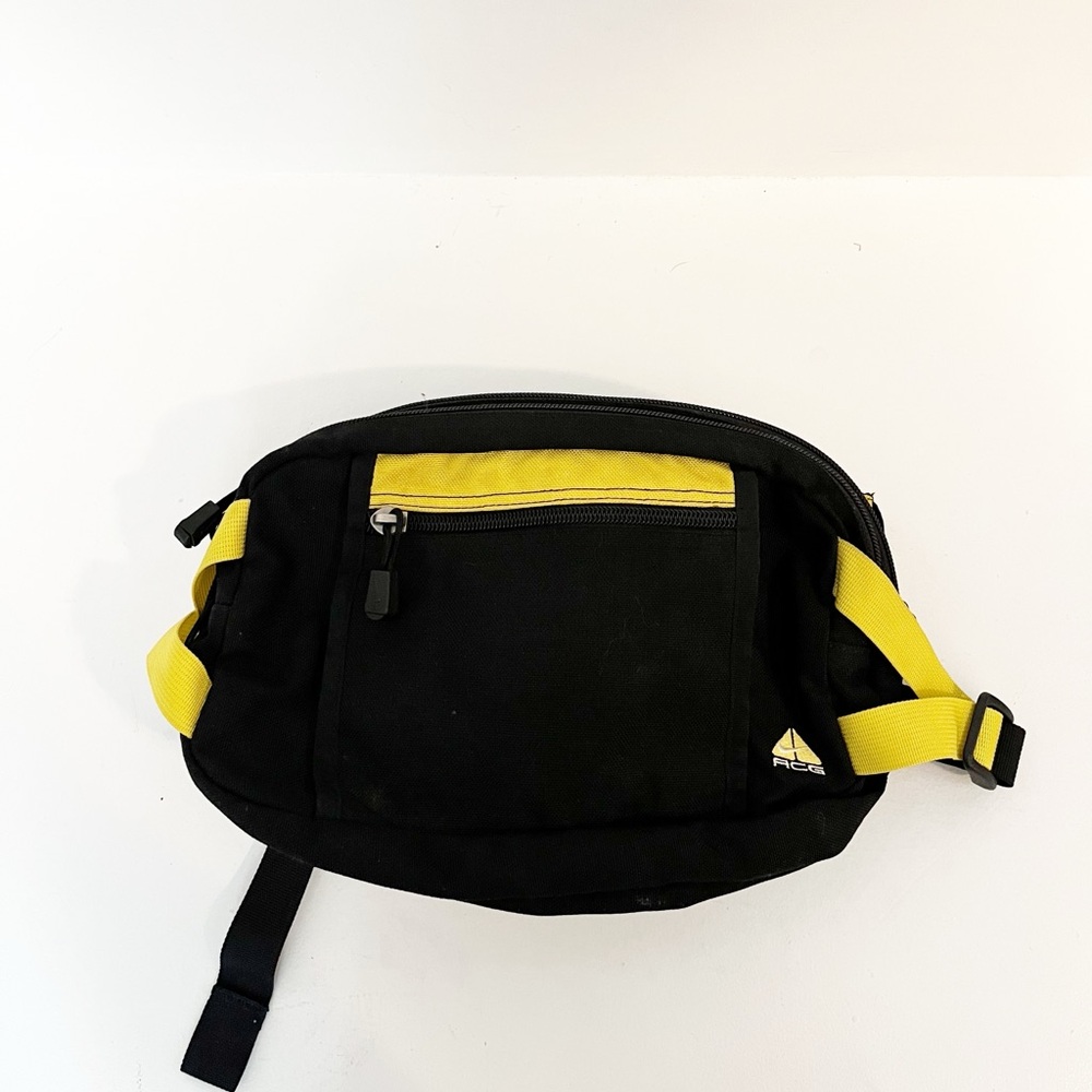 Nike ACG Vintage 90’s Fanny Pack Belt Bag Runner Hiking Yellow Black U8-JWG